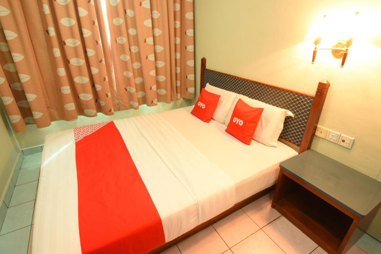 Oyo 89642 Highway Inn Mukah Phòng bức ảnh