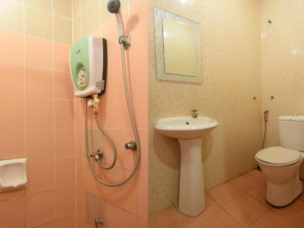 Oyo 89642 Highway Inn Mukah Ngoại thất bức ảnh