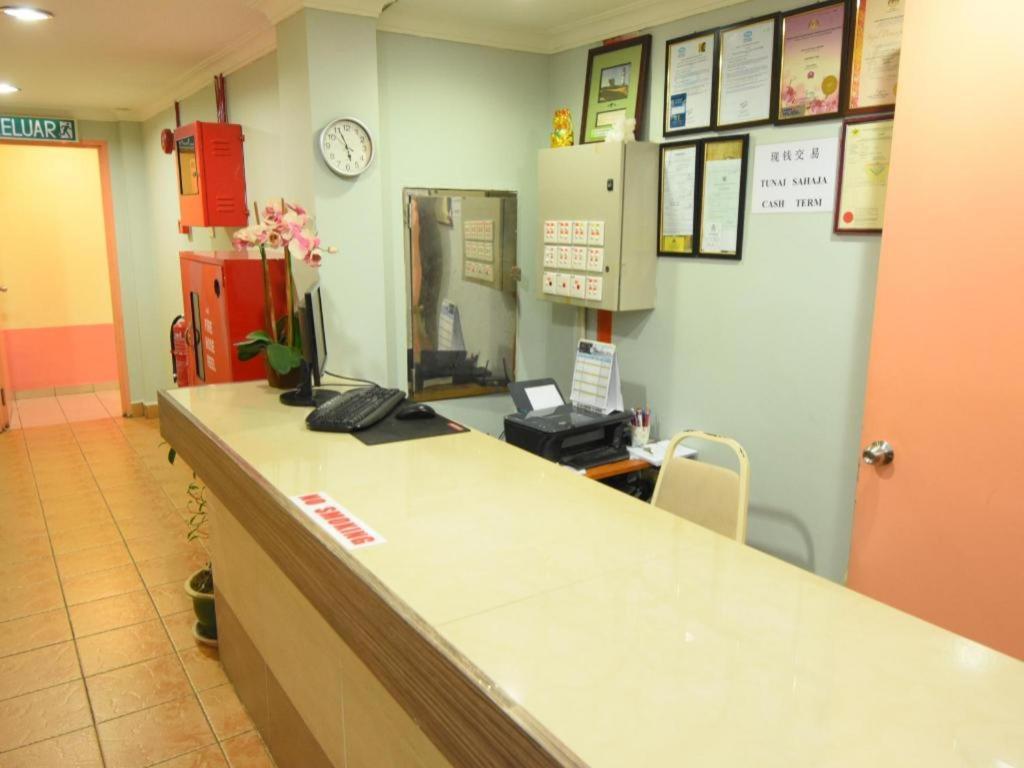 Oyo 89642 Highway Inn Mukah Ngoại thất bức ảnh
